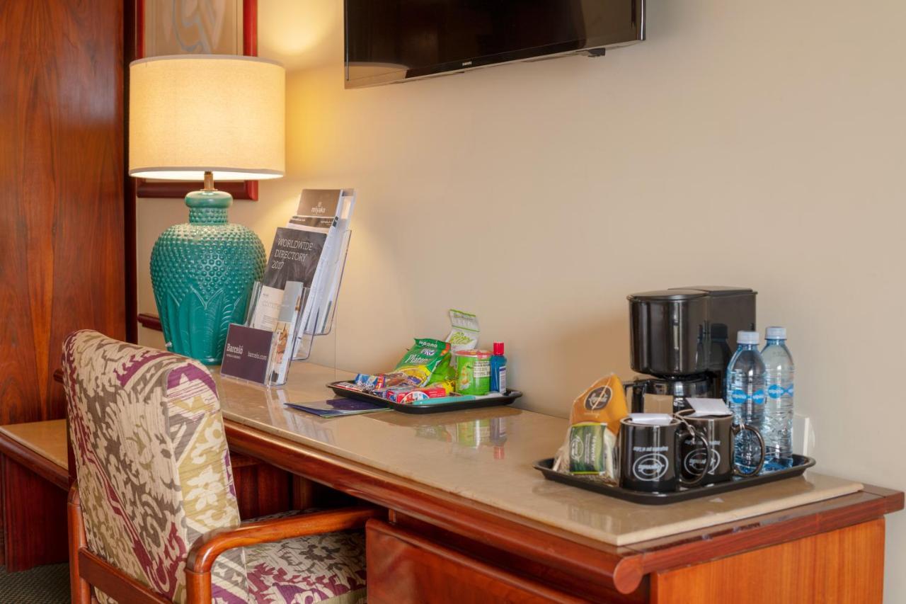 Superior Premium Level Lounge access